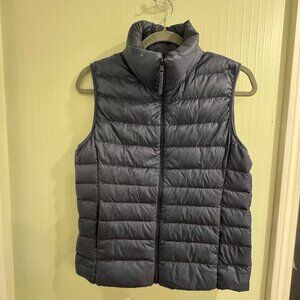🧥 Uniqlo Ultra Light Down Puffer Vest – Women’s M – Light Blue